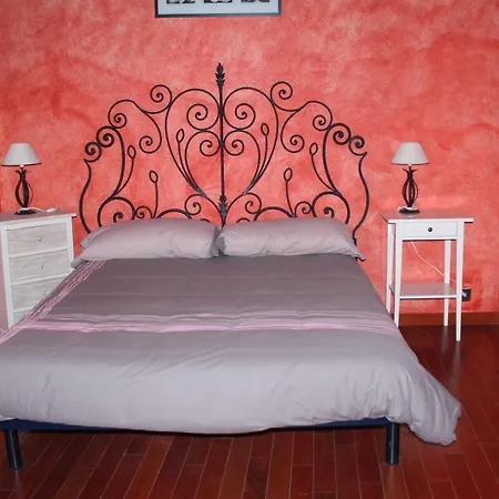 Casalet De La Clua *